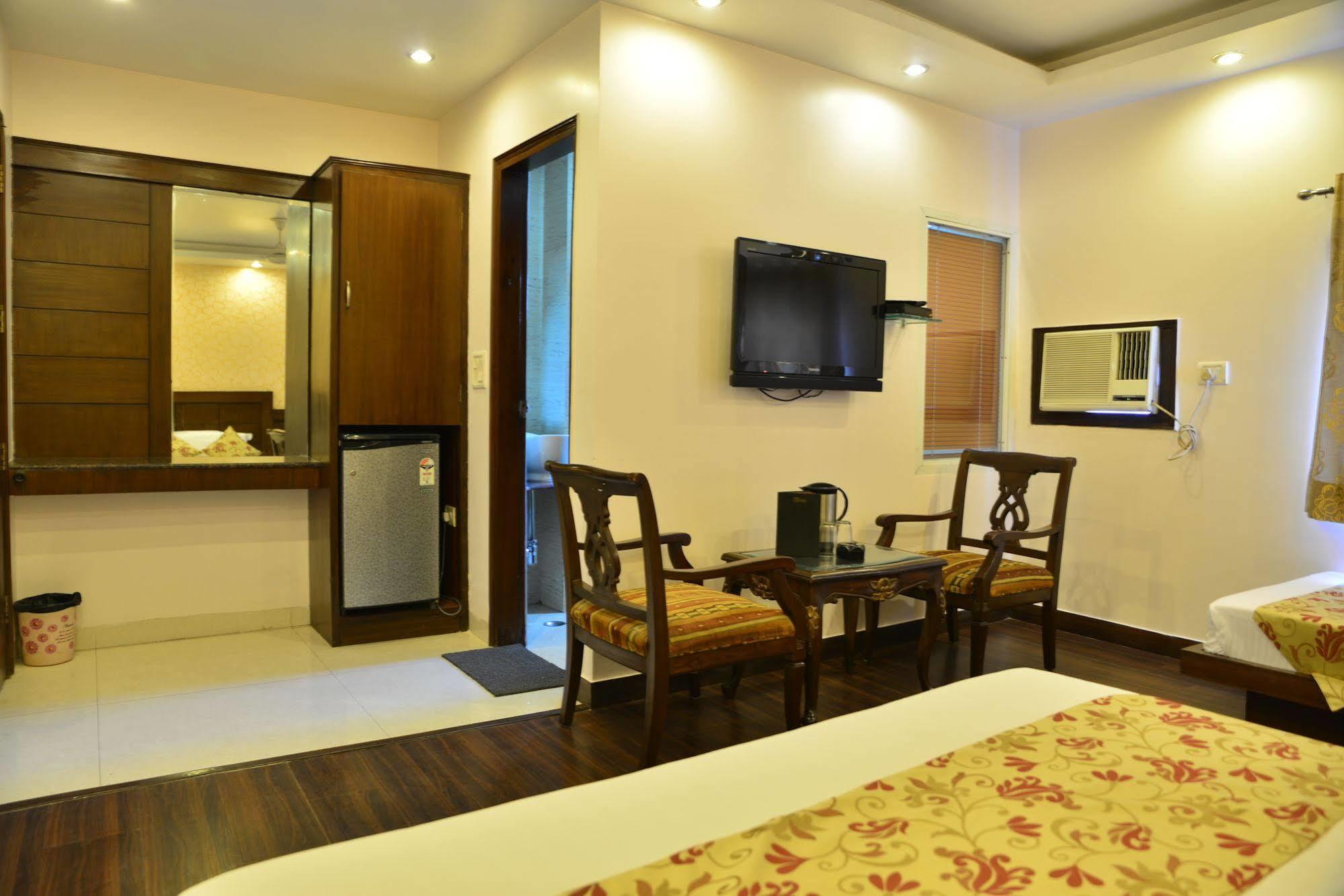 Amax Inn New Delhi Exterior photo