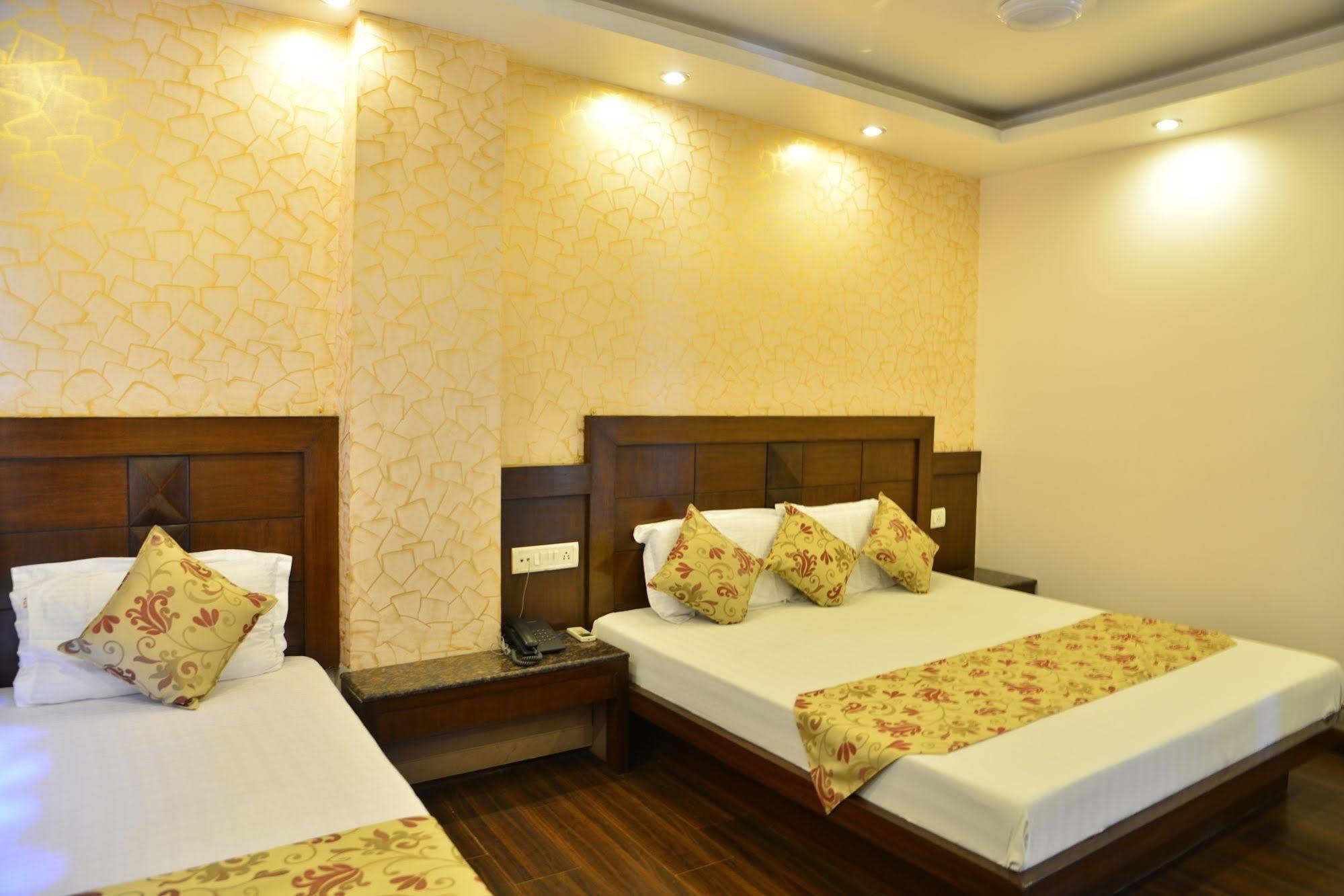 Amax Inn New Delhi Exterior photo