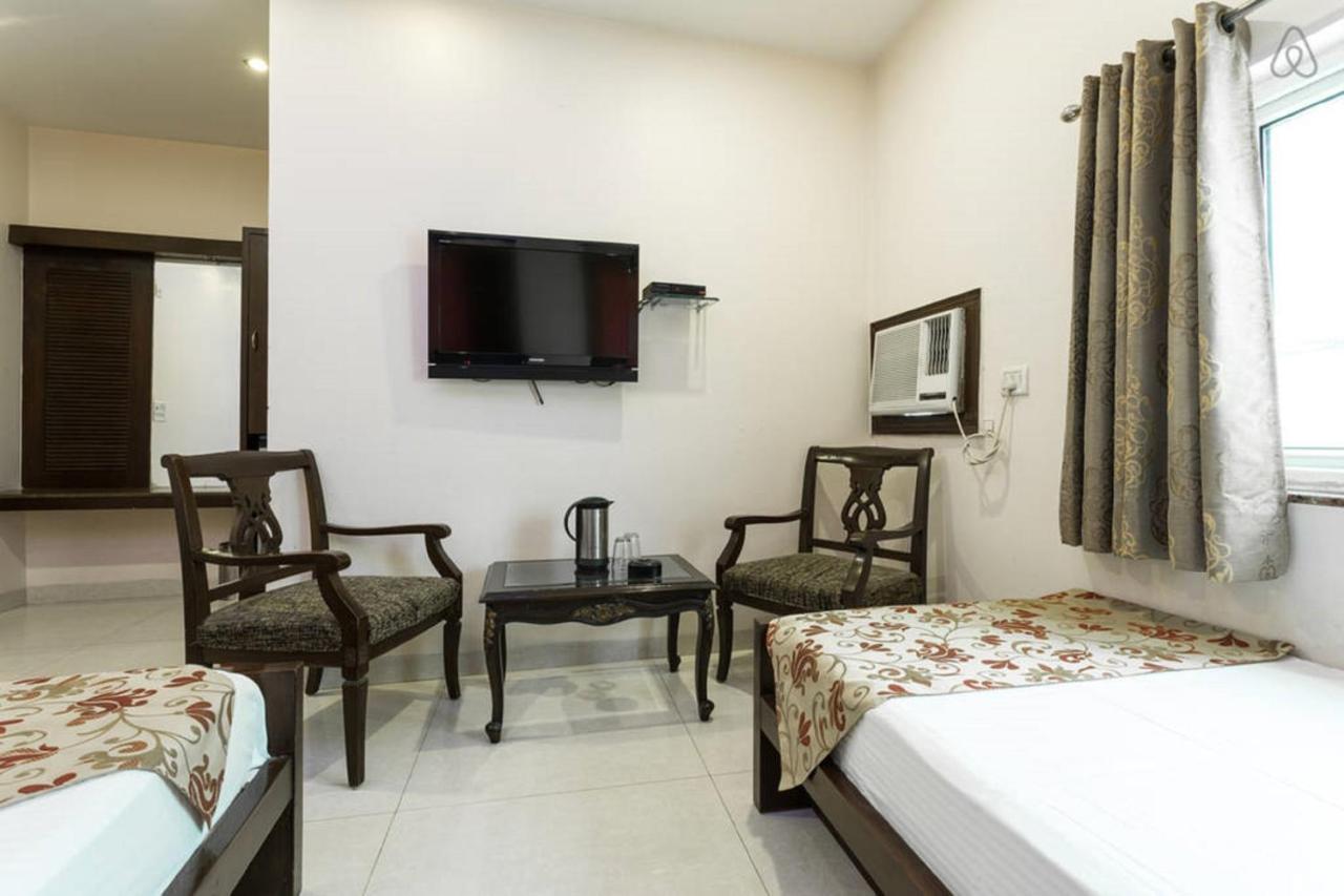 Amax Inn New Delhi Exterior photo